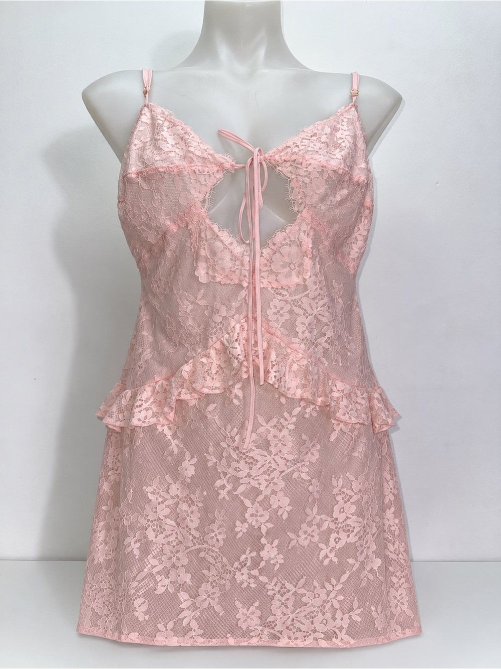 Victoria's Secret Pale Pink Lace Chemise with Keyhole Tie Sz XL NWT